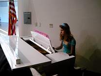 0212piano.jpg