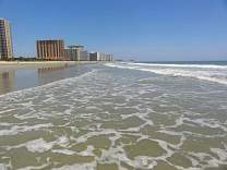 10walkinocean.jpg