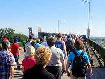 0011bridgewalk.jpg