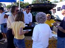 02_083102_05rogerstailgate.jpg