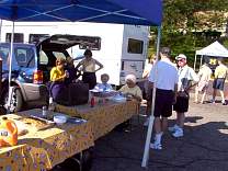 02_083102_07rogerstailgate.jpg