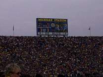 04_112203_14scoreboard4s.jpg