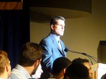 15_55bust20151207.jpg