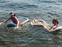 0258float.jpg