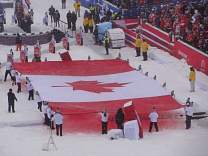 35canadaanthem.jpg